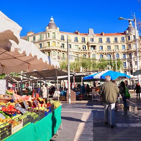 Proche De Liberation Avec Balcon Ensoleille *