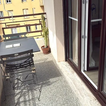 Proche De Liberation Avec Balcon Ensoleille Διαμέρισμα *