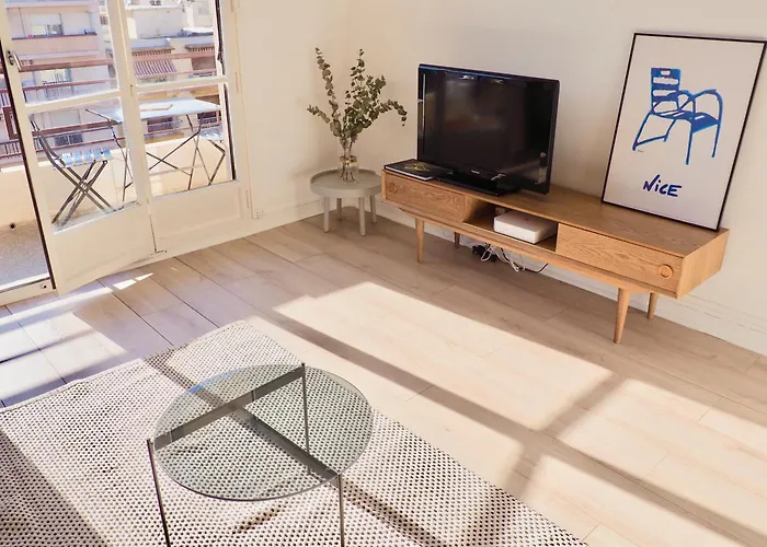 Apartment Proche De Liberation Avec Balcon Ensoleille Nizza