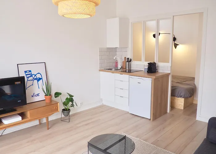Apartment Proche De Liberation Avec Balcon Ensoleille