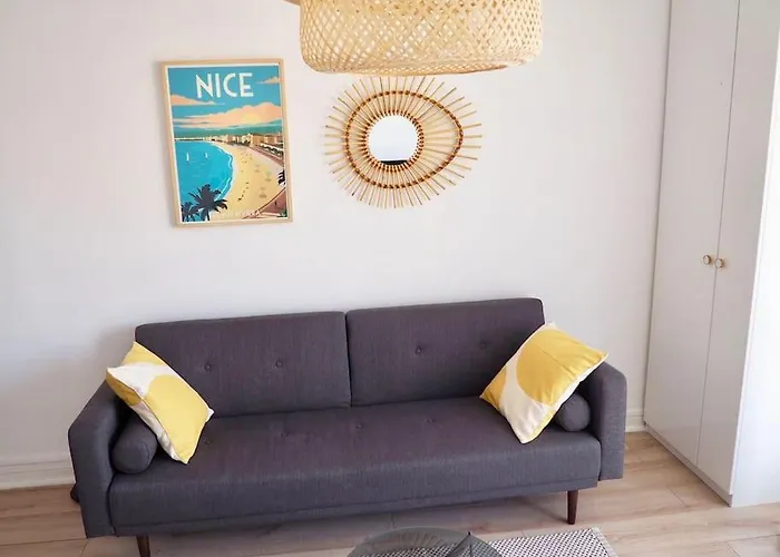 Proche De Libération Avec Balcon Ensoleillé Nice
