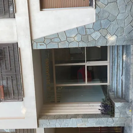 Proche De Libération Avec Balcon Ensoleillé *