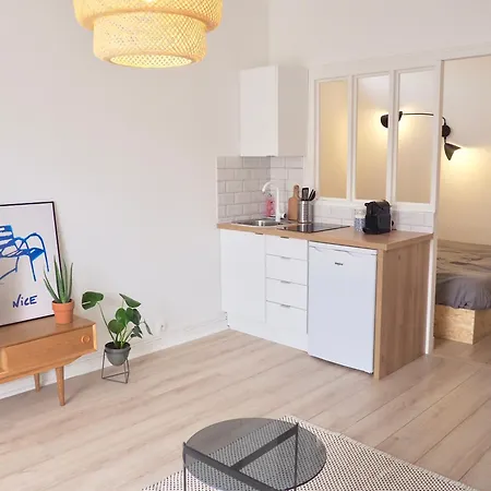 Appartement Proche De Libération Avec Balcon Ensoleillé